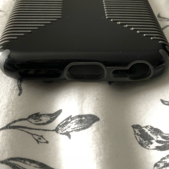 iPhone 7 Black Speck Case - Picture 5 of 5